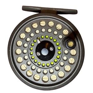 Daiwa Lochmor-S 200 Fly Fishing Reel Disc Drag Matte Black Made in Korea